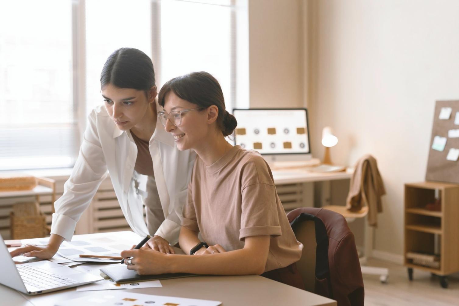 Cash flow analysis charts and graphs